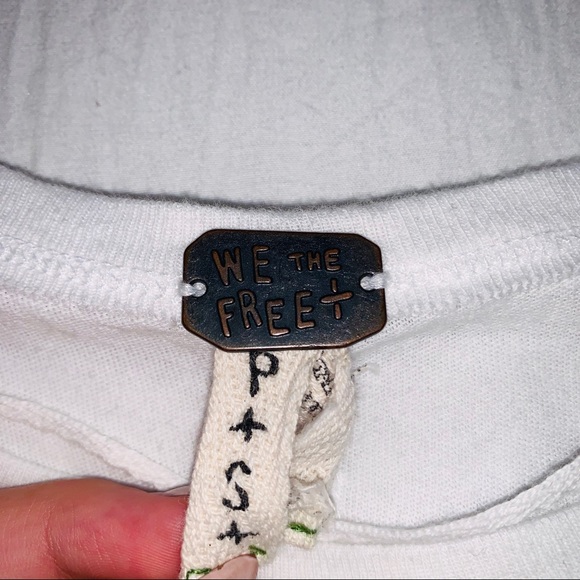 4/$25♦️WE THE FREE White Short Sleeve Graphic Tee - Picture 5 of 7